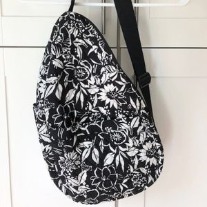 NWT- Newport QK Quilted Shoulder Pack